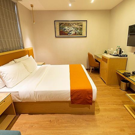 Hotel The Bastion Bhopal Zewnętrze zdjęcie